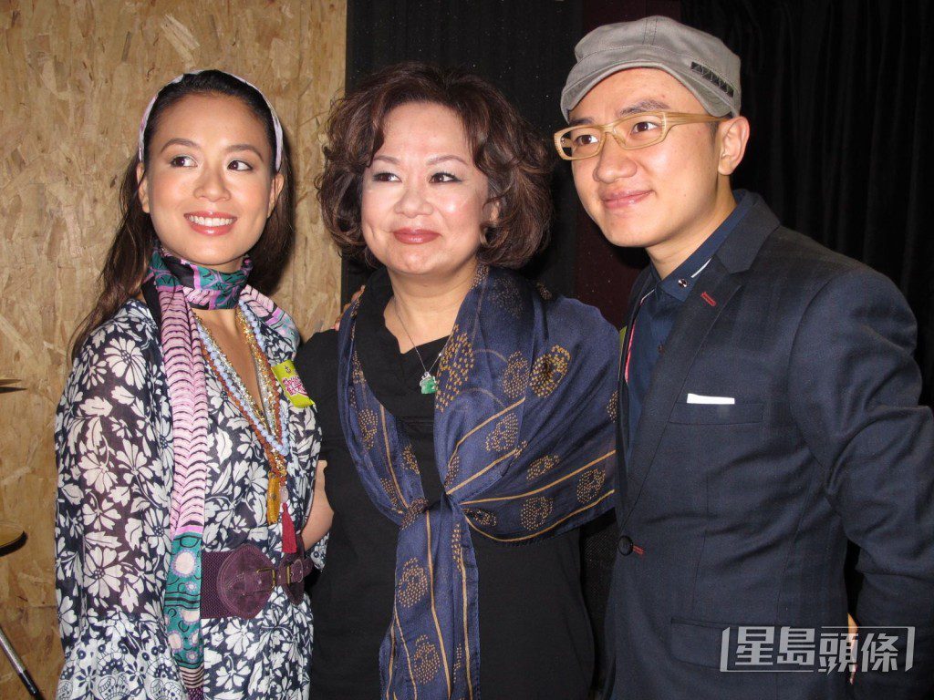 杜麗莎是不少歌手的歌唱老師,例如王祖藍。