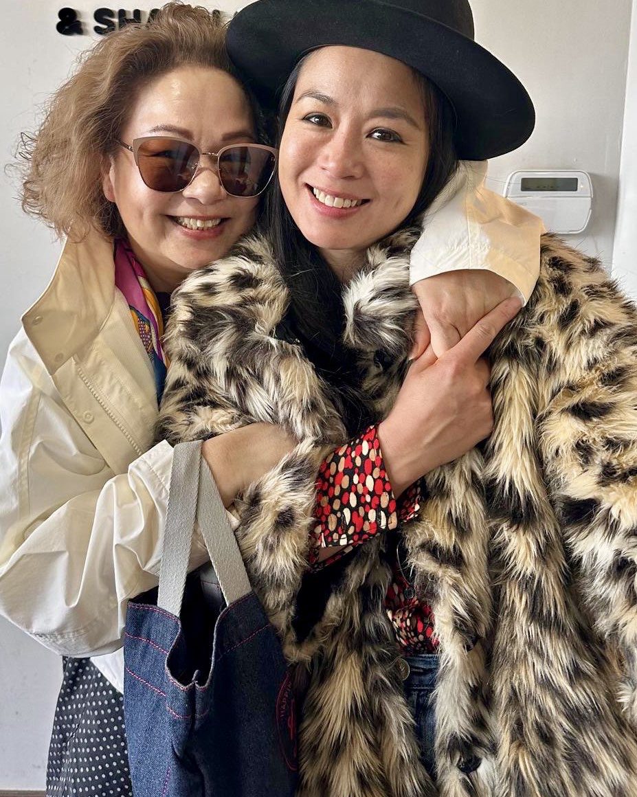 杜麗莎曾分享母女合照,她保持一貫豐腴身形與招牌笑容。