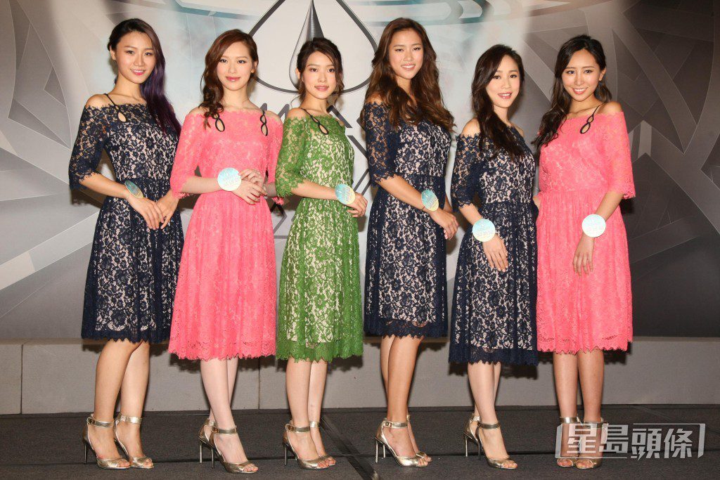魏韵芝(右二)2016年放棄月薪7萬元的高薪厚職參選港姐,更憑突出身材獲得「導彈律師」美譽。
