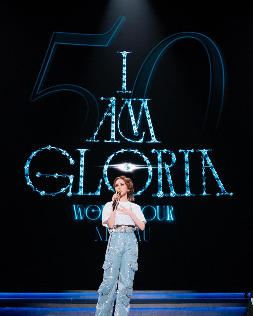 G.E.M.在2024年8月生日前，於澳門舉行了6場巡唱。