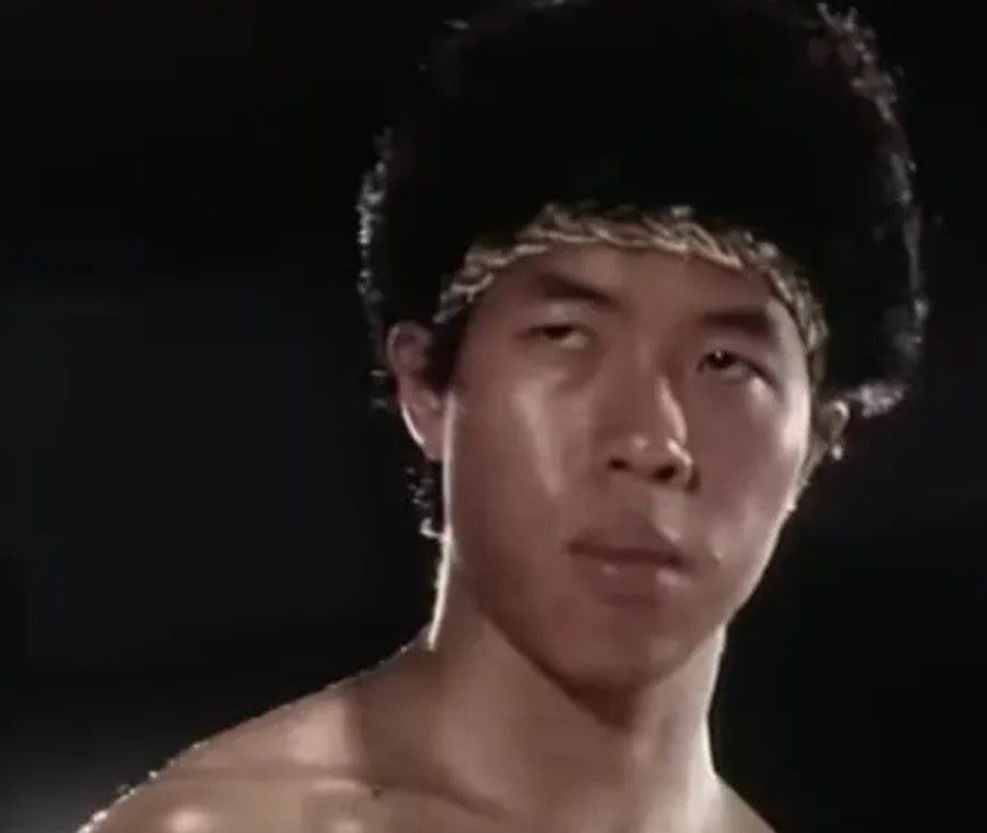 吳育樞於1983年投考邵氏電影公司動作演員訓練班，與冼灝英、郭晉安等人同期。