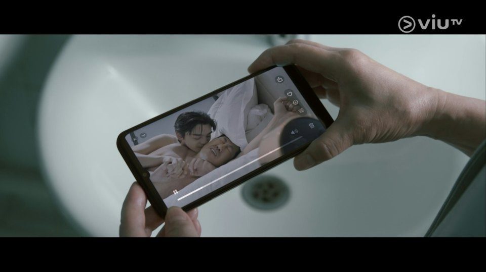 劇中部分場面尺度頗大。