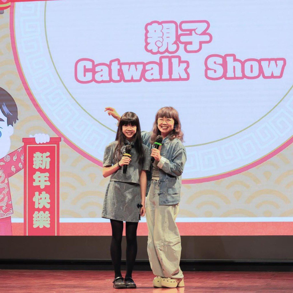 陳心怡與女兒長得非常相像，儼如餅印。