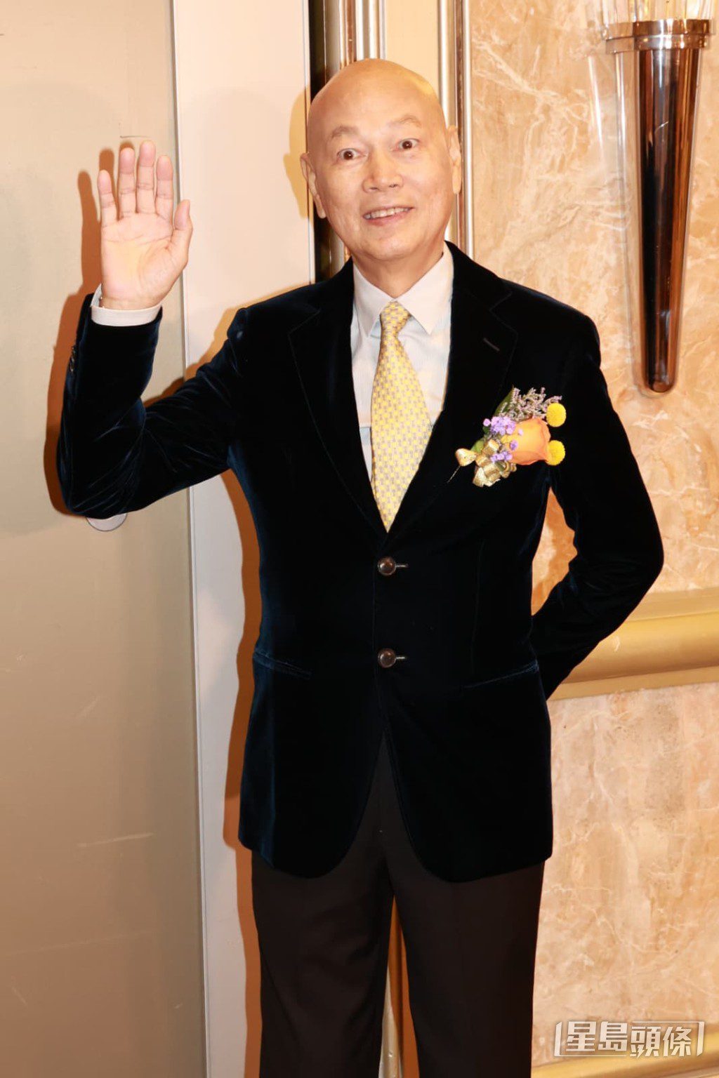 壽星公家英哥心情非常好。