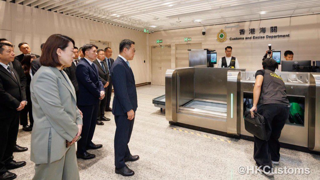 香港海關關長陳子達視察新皇崗口岸 確保通關準備就緒