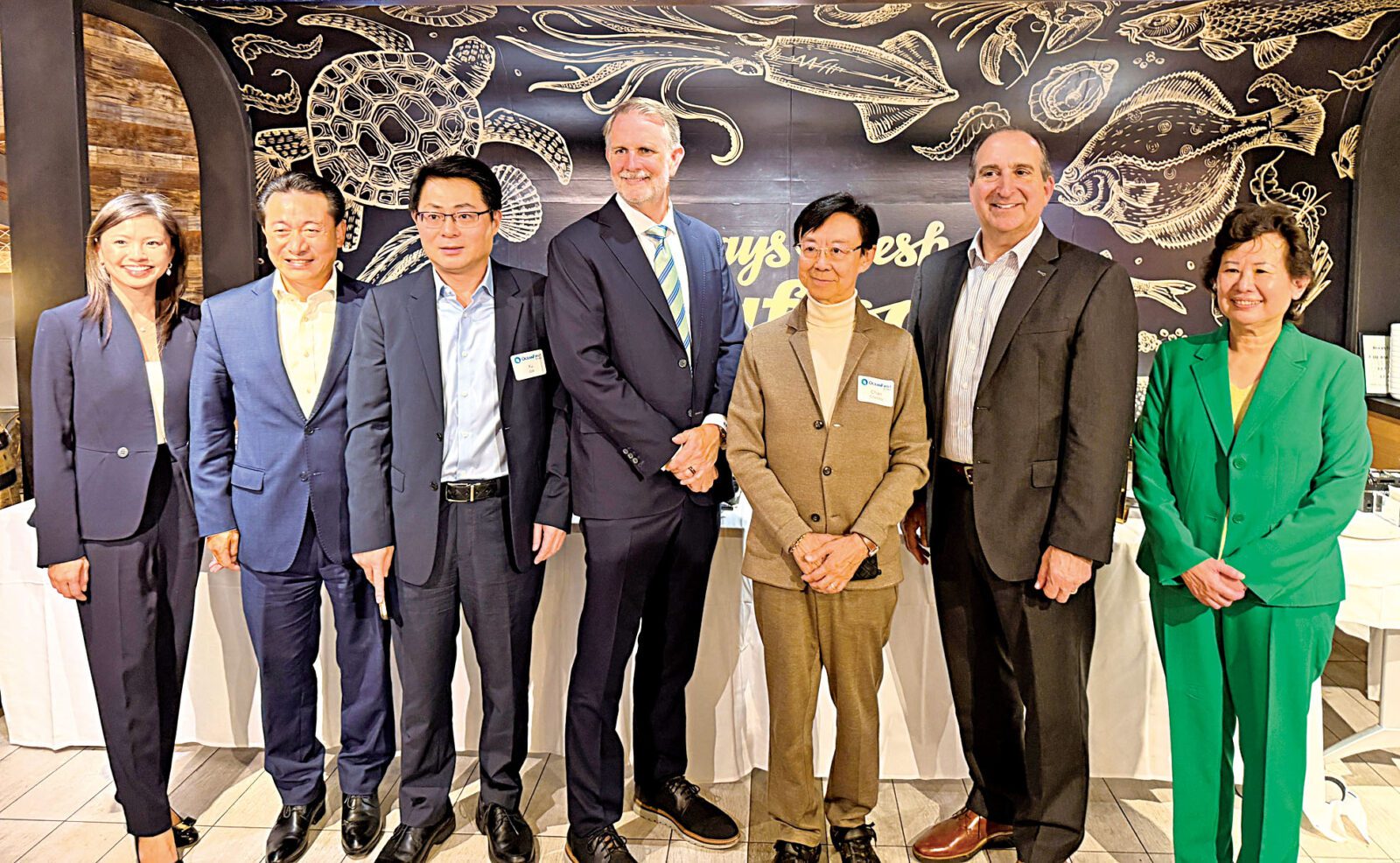 冠洋銀行OceanFirst Bank高層及亞裔顧問。