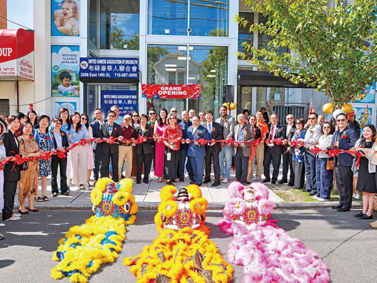 民選官員和社區民眾踴躍參加了開幕儀式。