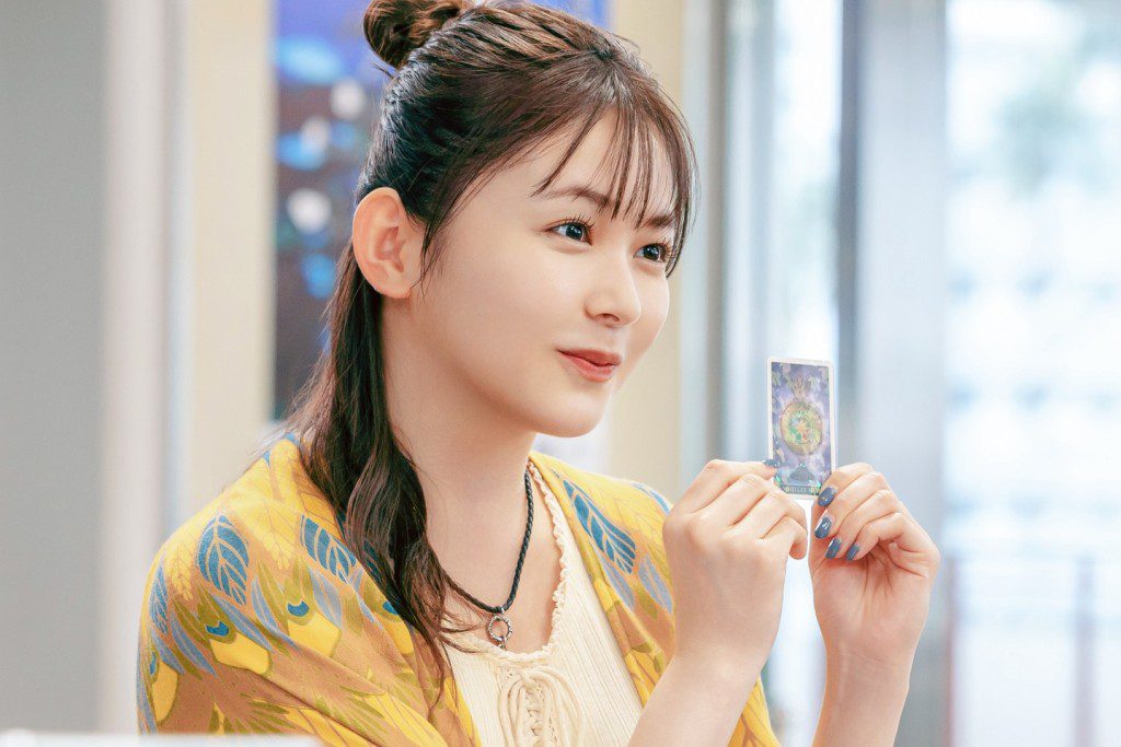 久間田琳加飾演水野麻里。