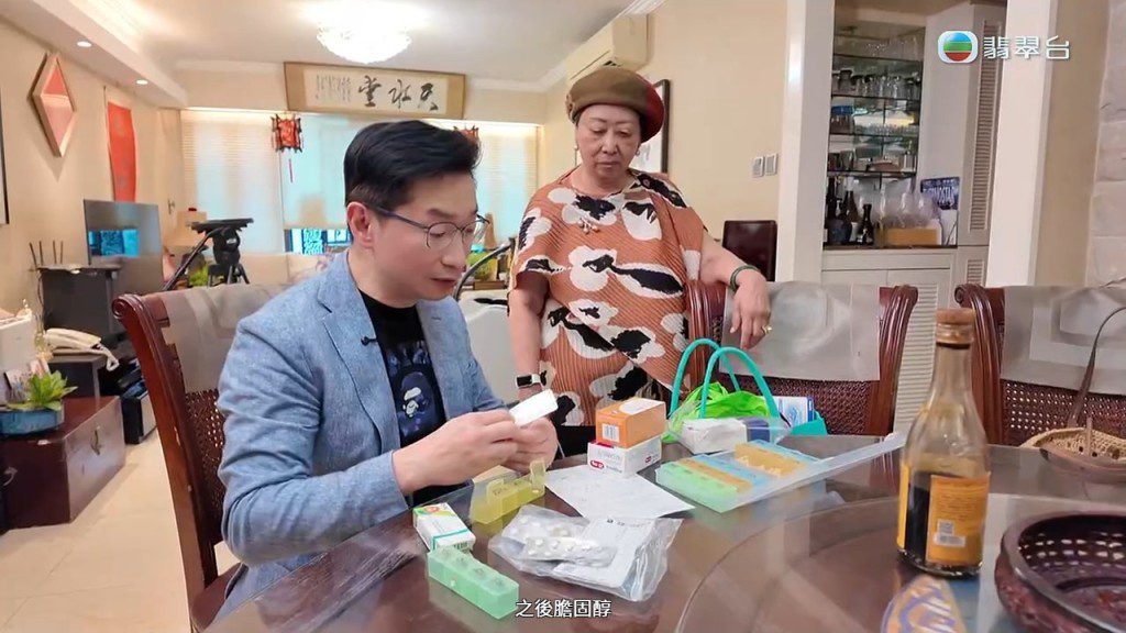 趙偉仁院長時刻關注著家人的健康狀況。