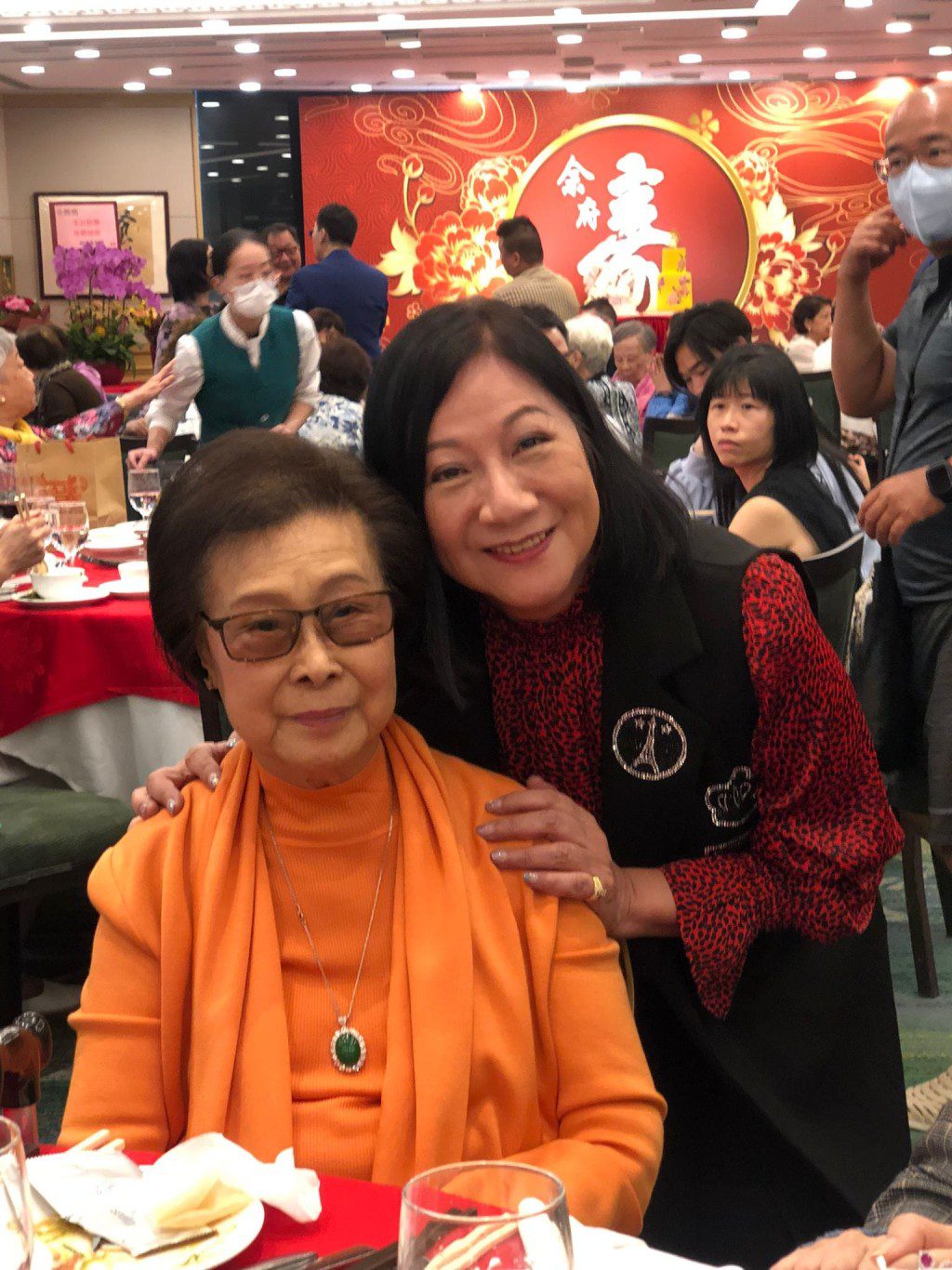 《愛回家》二太亦爭相集郵。