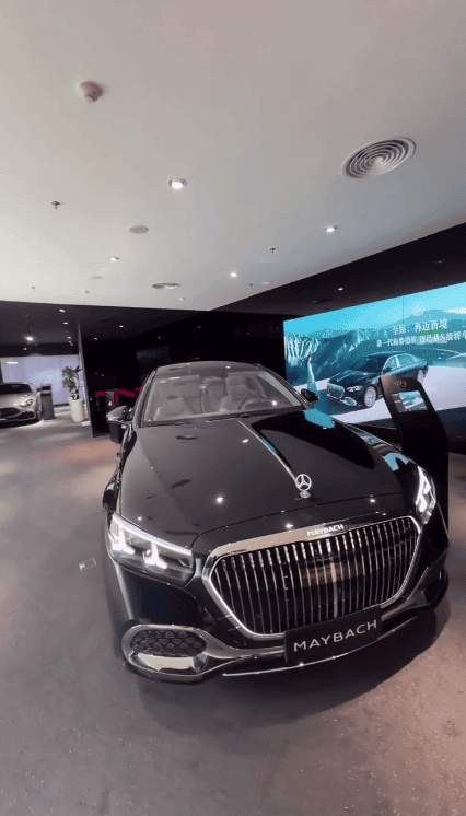 陳曉東購入售價近四百萬港元的平治Maybach S-Class豪華房車。