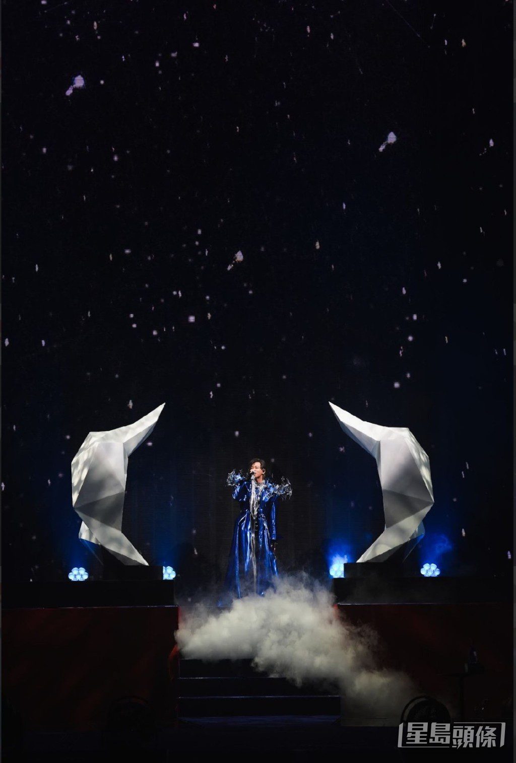 演唱會以「多重宇宙」概念，呈現他不同的人生面向與音樂風格。