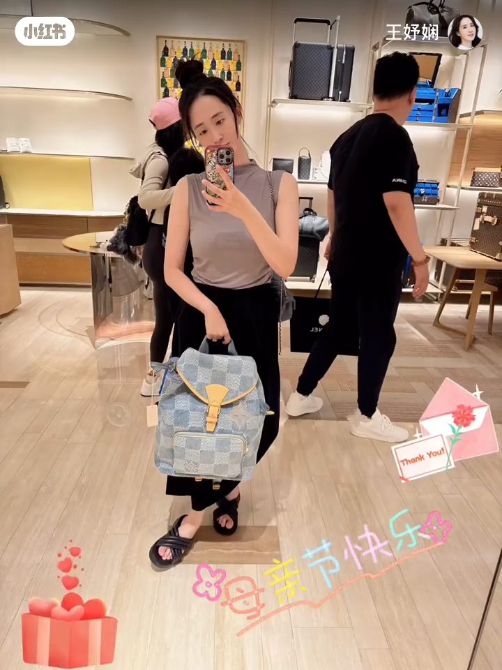 王妤嫻熱衷於逛名牌店舖。