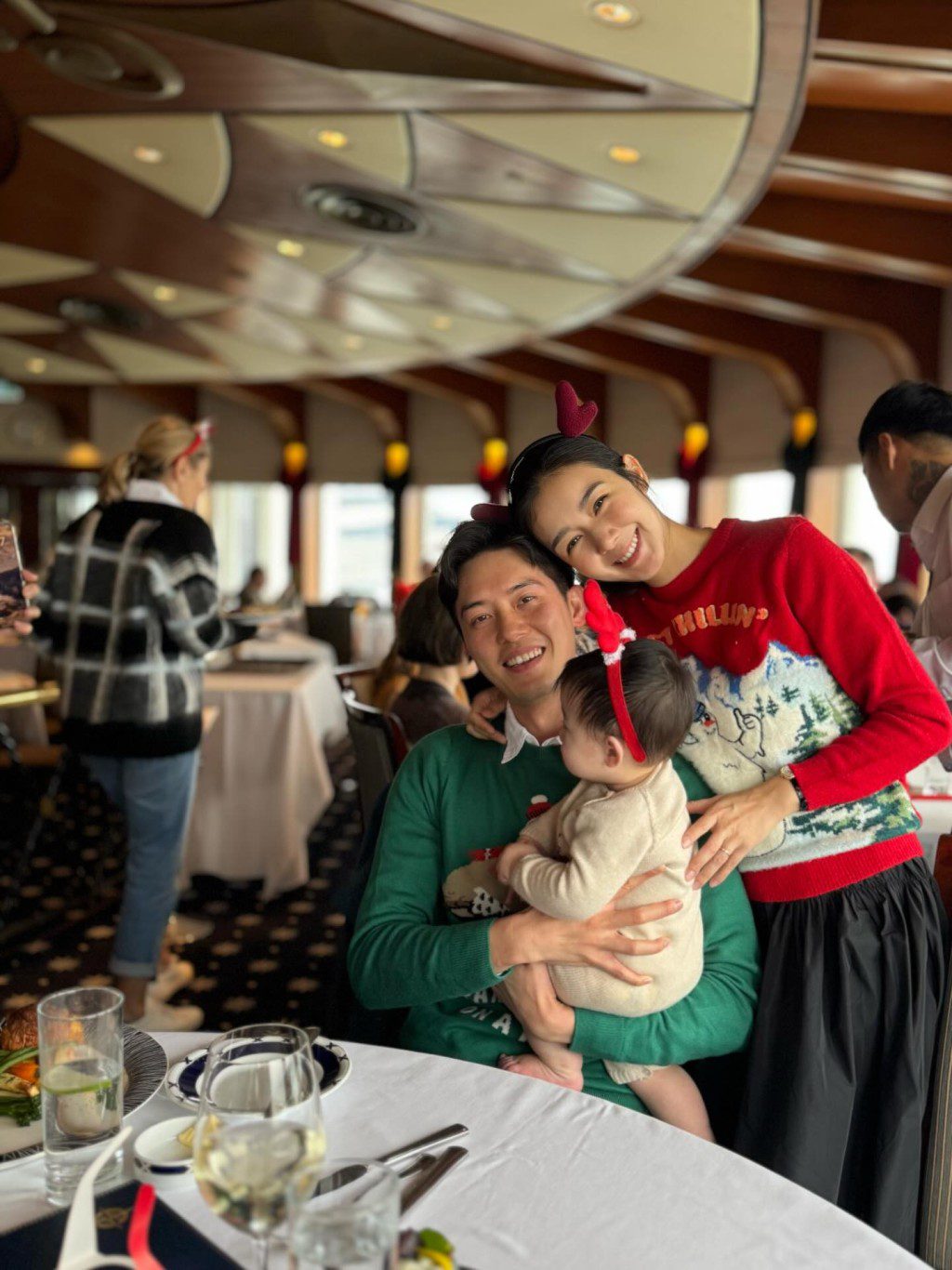 麥明詩很少公開兒子的正面照。