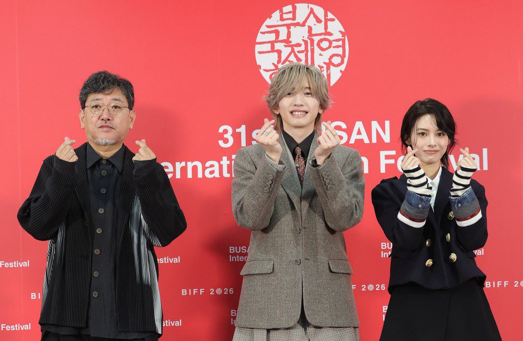 道枝駿佑和安齊星來今日在釜山出席《皎潔深宵之月》記者會。