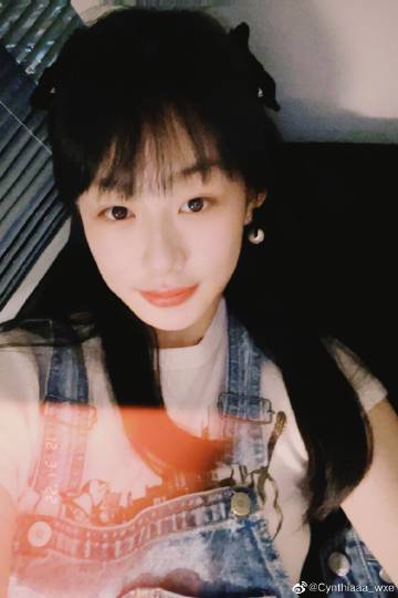 吳啟華女兒吳熙兒的近照。