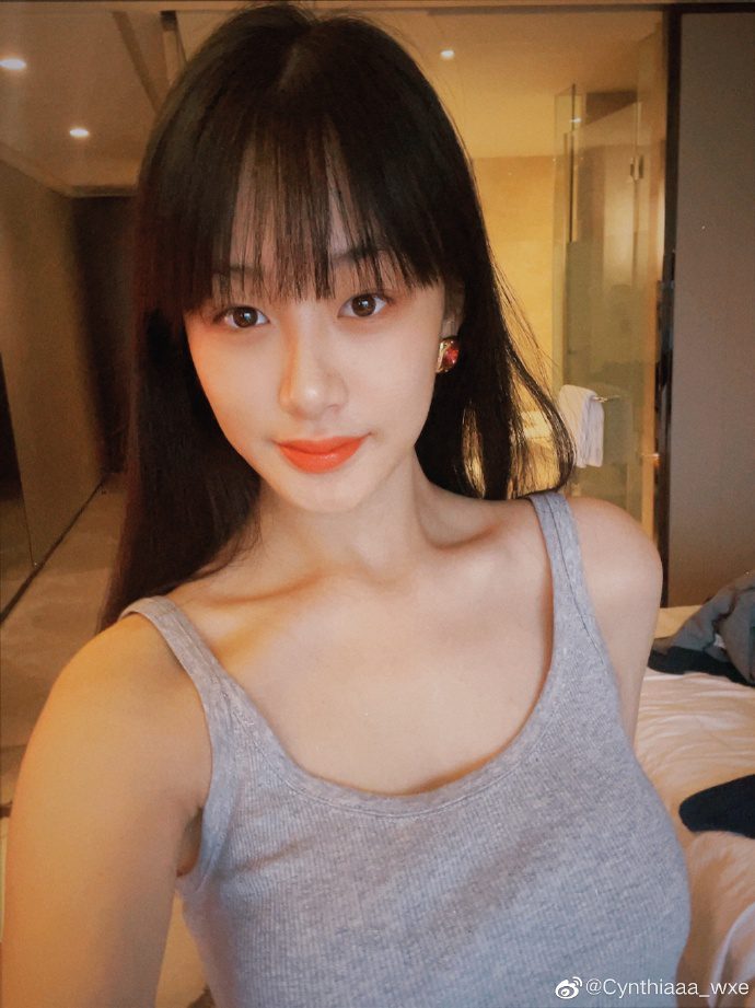 吳啟華女兒吳熙兒的生活照。