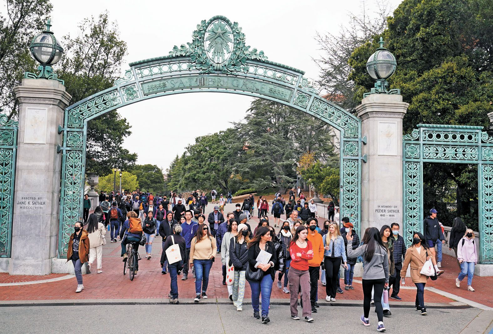加大近15年學生人數增加28%,終身教職教師增聘速度卻未能跟上,令教學品質面臨挑戰。美聯社資料圖片