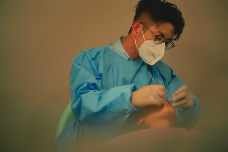 許廷鏗受訪談牙醫軼事 親解「Hea做」傳聞