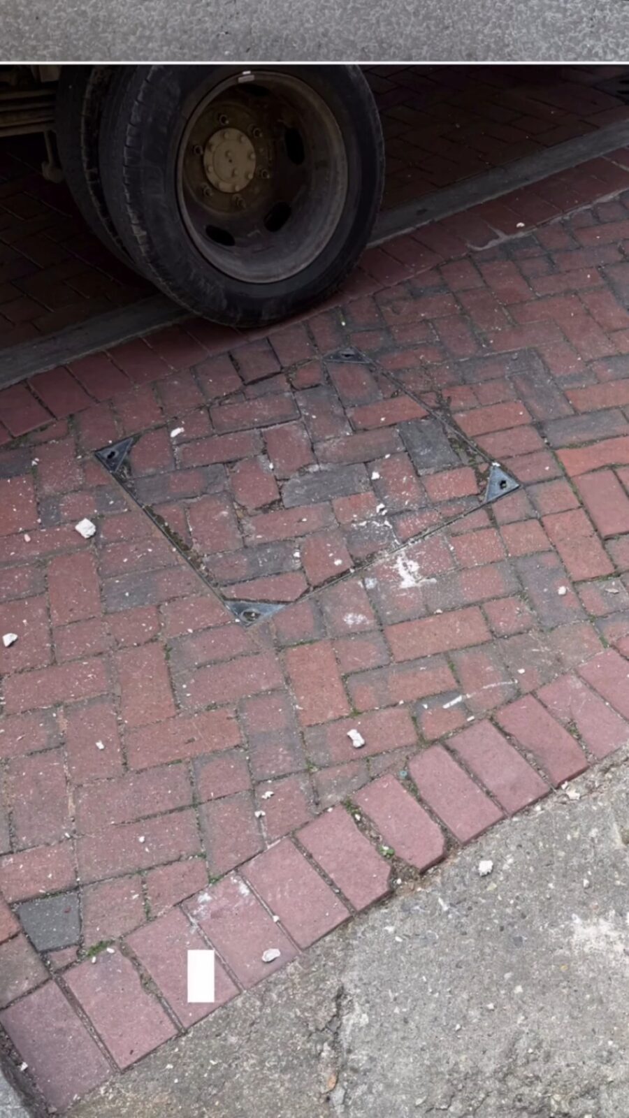 她不滿業主事後要求加收清潔費用。