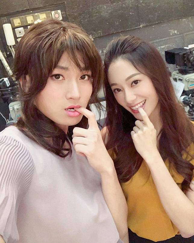 周嘉洛曾在《愛回家》中以女裝造型登場。