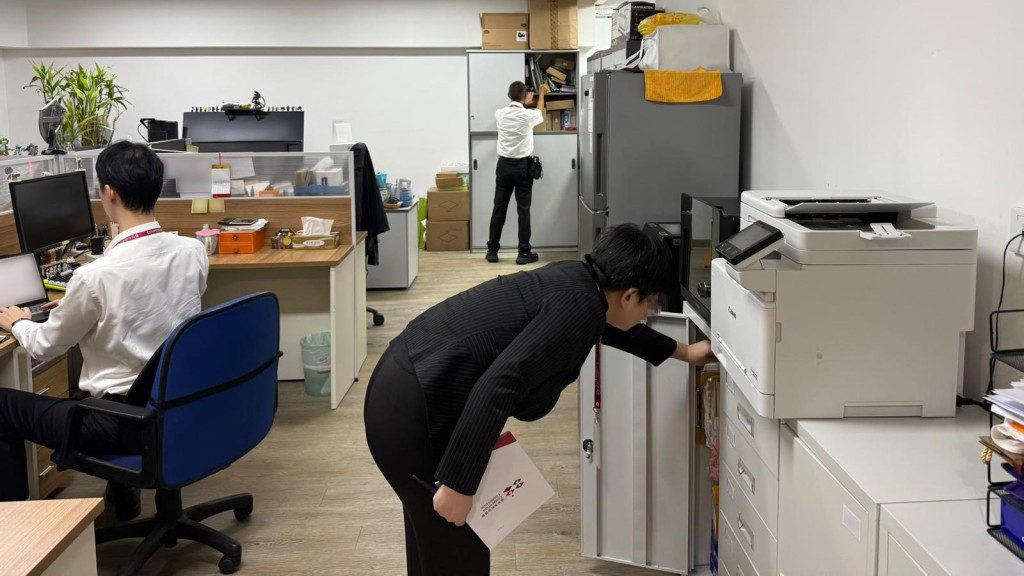 競委會「銳鏡」行動搜查11處所 涉VR設備圍標及合謀定價