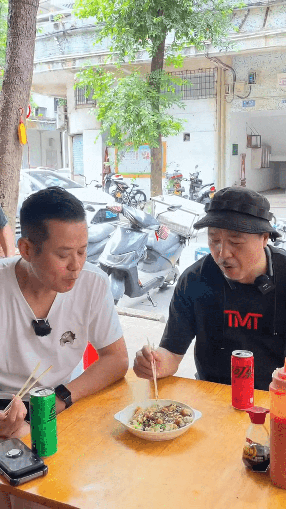 古明華積極經營內地短片平台來宣傳生意。