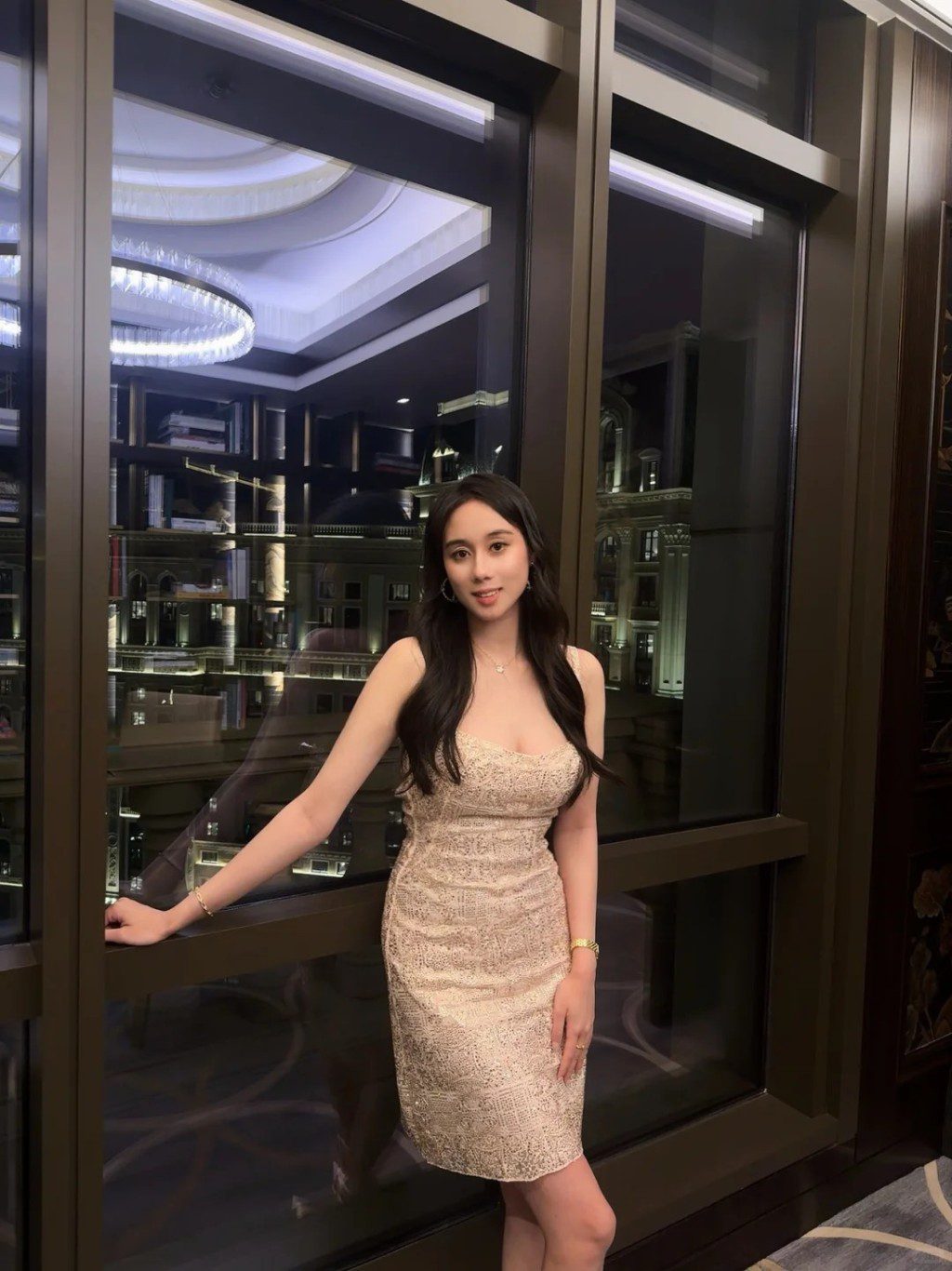 何超欣展現健康性感的一面。