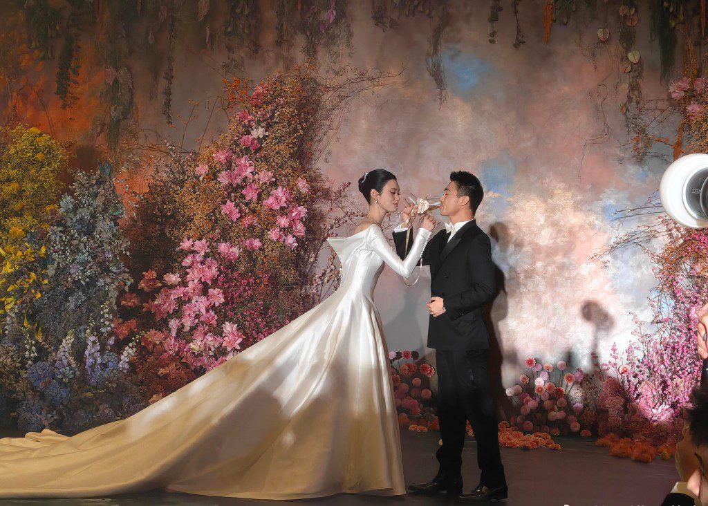 何猷君幽默自嘲:「很多人見證了我明明矮人家半個頭還要去追小明」。