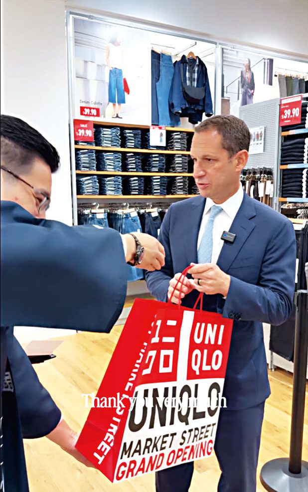 市長羅偉在社交媒體上宣布歡迎Uniqlo回歸市中心。