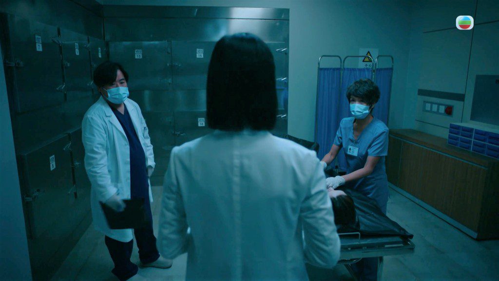 陳曉華強忍傷痛，向韋家雄查詢好友死因。