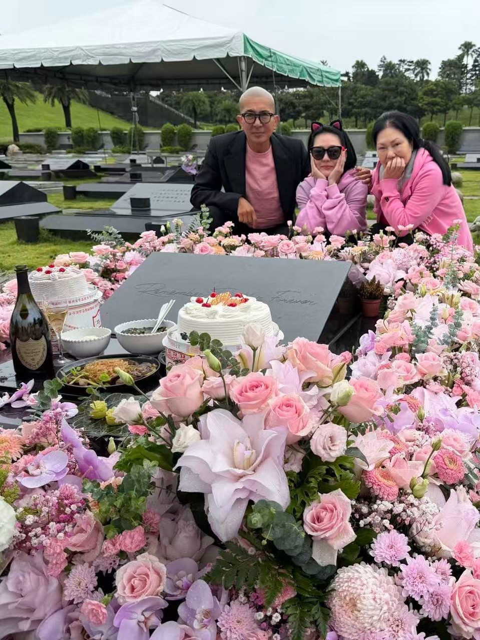 具俊曄與S媽面容均顯得憔悴。