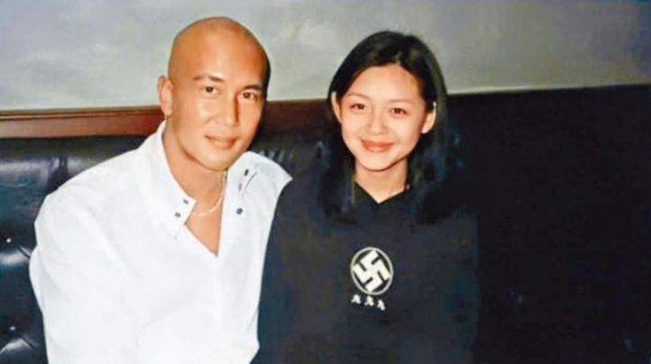 大S與具俊曄20年前曾交往，20年後因大S離婚而重新聯絡並閃婚。