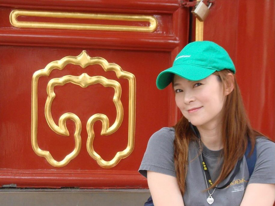 46歲的歐倩怡保養得宜，皮膚白滑，歲月似乎沒有留下太多痕跡。