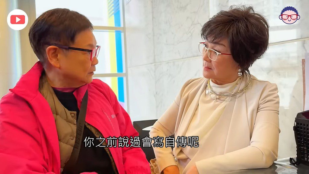 馮寶寶曾表示要出自傳,但久未出版,她親自解釋:「我曾經想過寫,但後來又覺得好像⋯⋯」