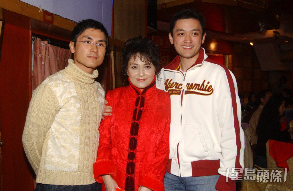 施明與兩名兒子李泳豪及李泳漢的舊照。