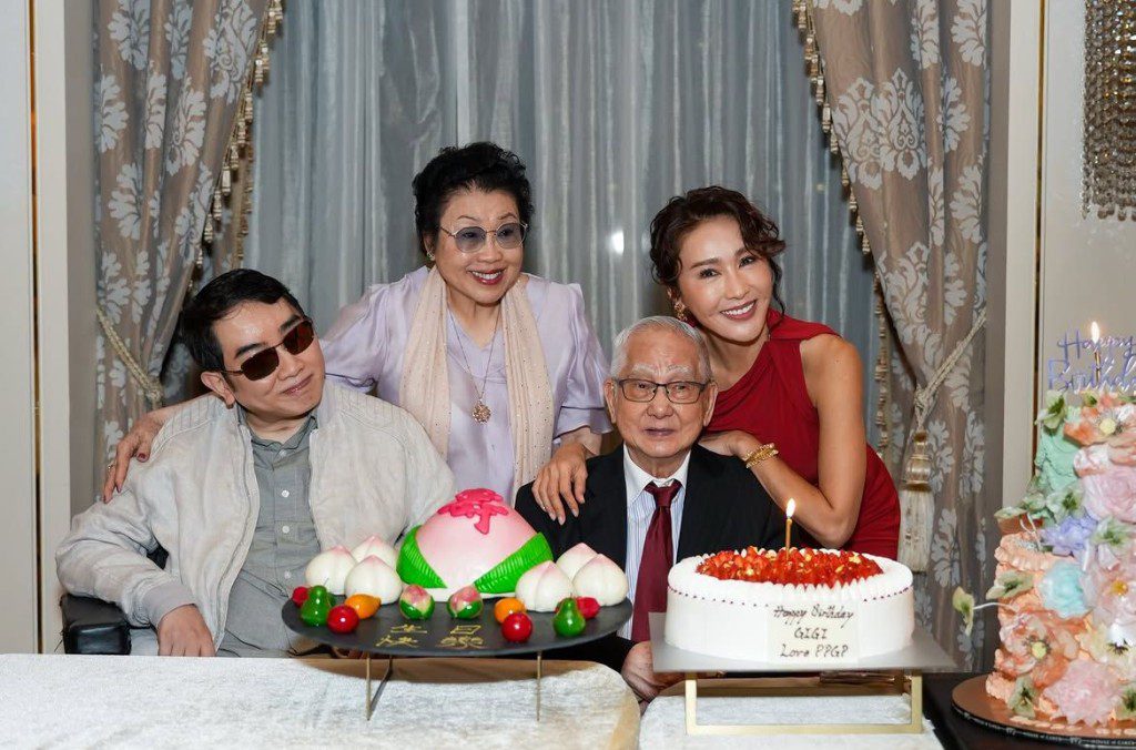 黎姿心情非常愉快。