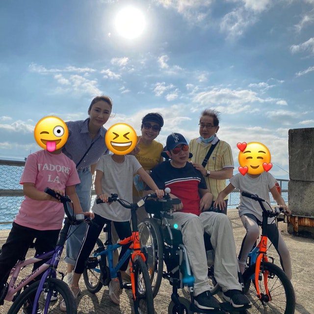 黎姿經常陪伴家人外出活動。