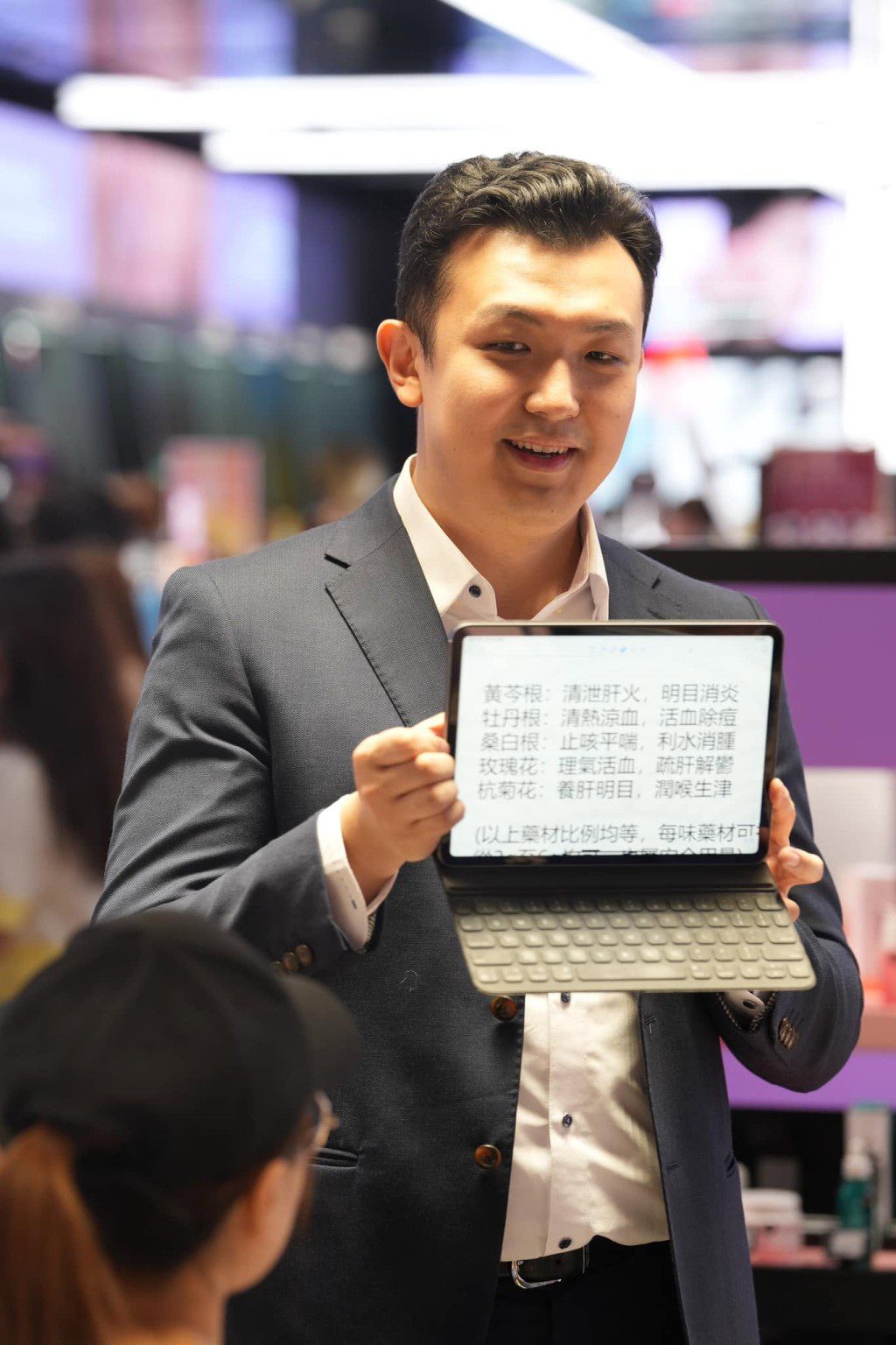 當年蔡梓銘外形俊朗,一表人才。