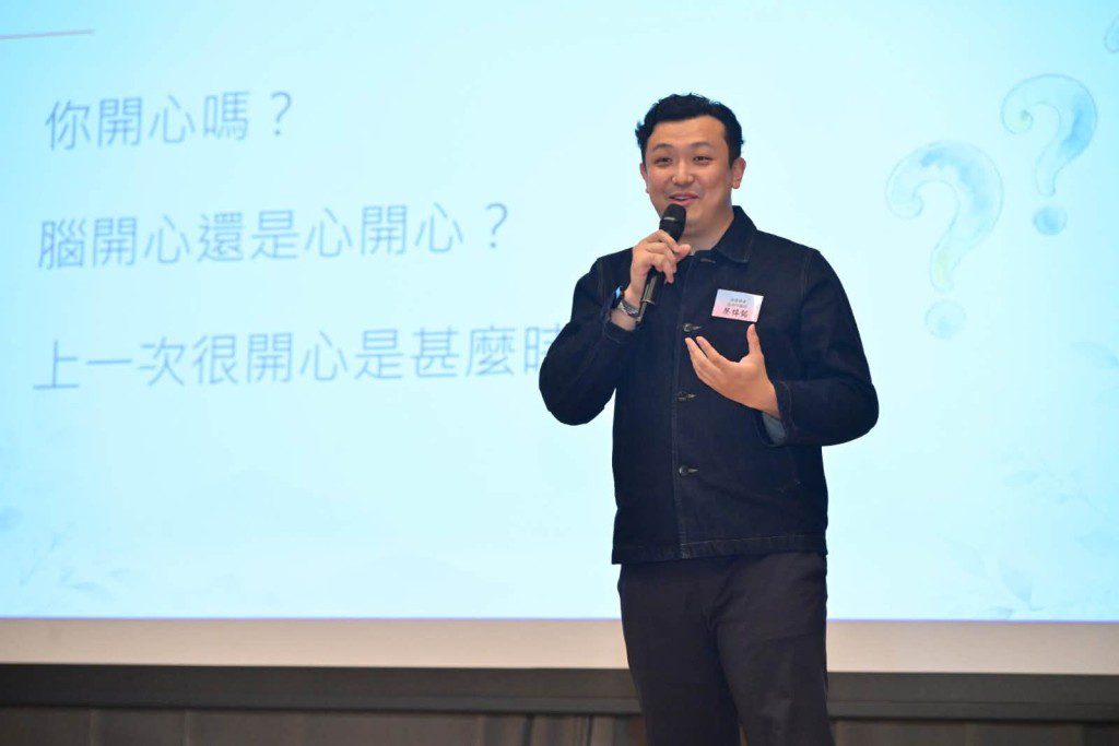 蔡梓銘的身形開始出現中年發福的跡象。