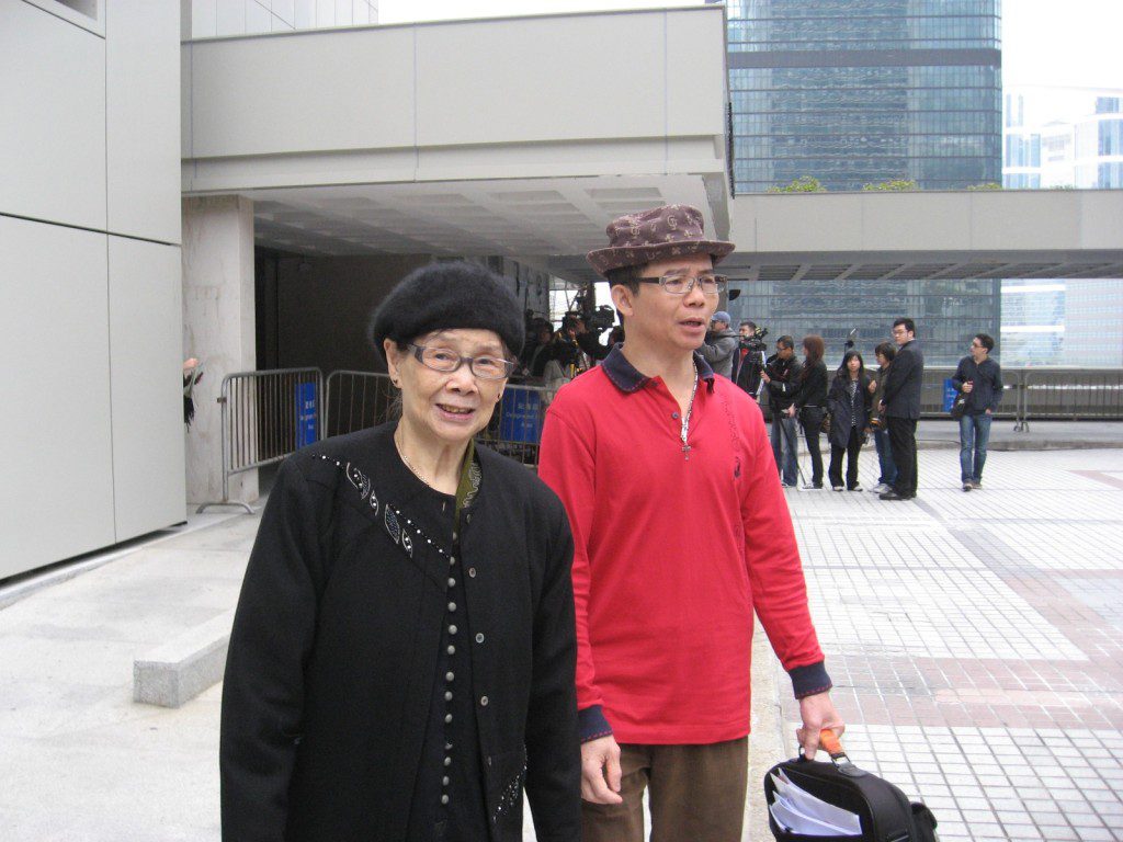梅啟明過去常陪伴在梅媽身邊。