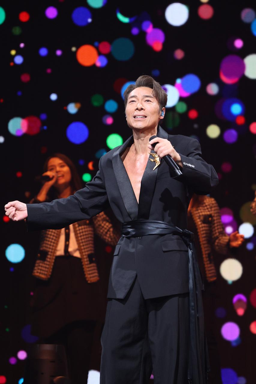 一連三場「許志安Andy Hui (ON STAGE)演唱會」,昨晚(10日)在紅館圓滿結束。