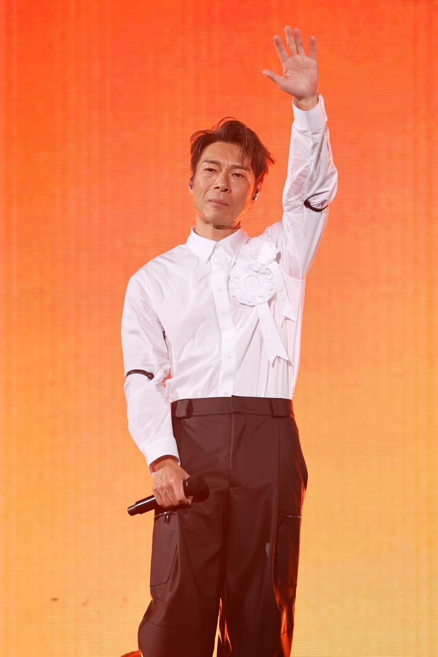 尾場演出令許志安既感動又不捨,期間數度哽咽。
