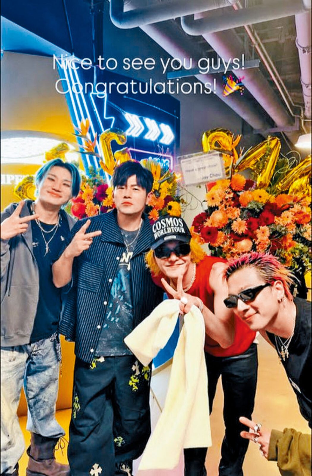 BIGBANG前晚在台北大巨蛋開騷,周杰倫特來捧場,與大聲、GD及太陽開心合照。