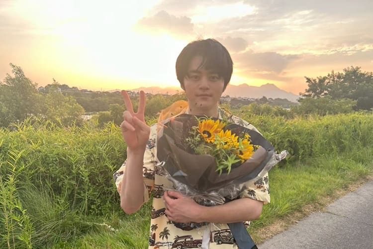鈴鹿央士近年晉身男主角,影視工作接連不斷。