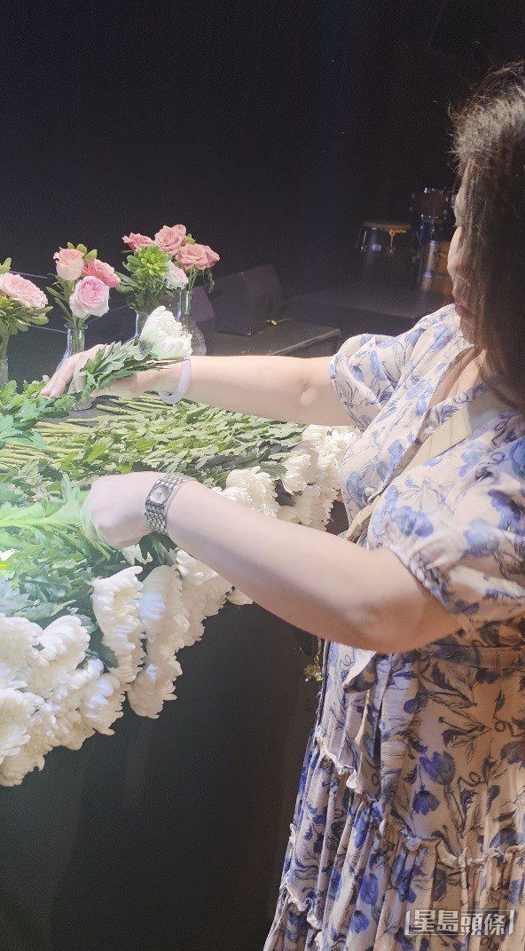 May May處事十分認真。