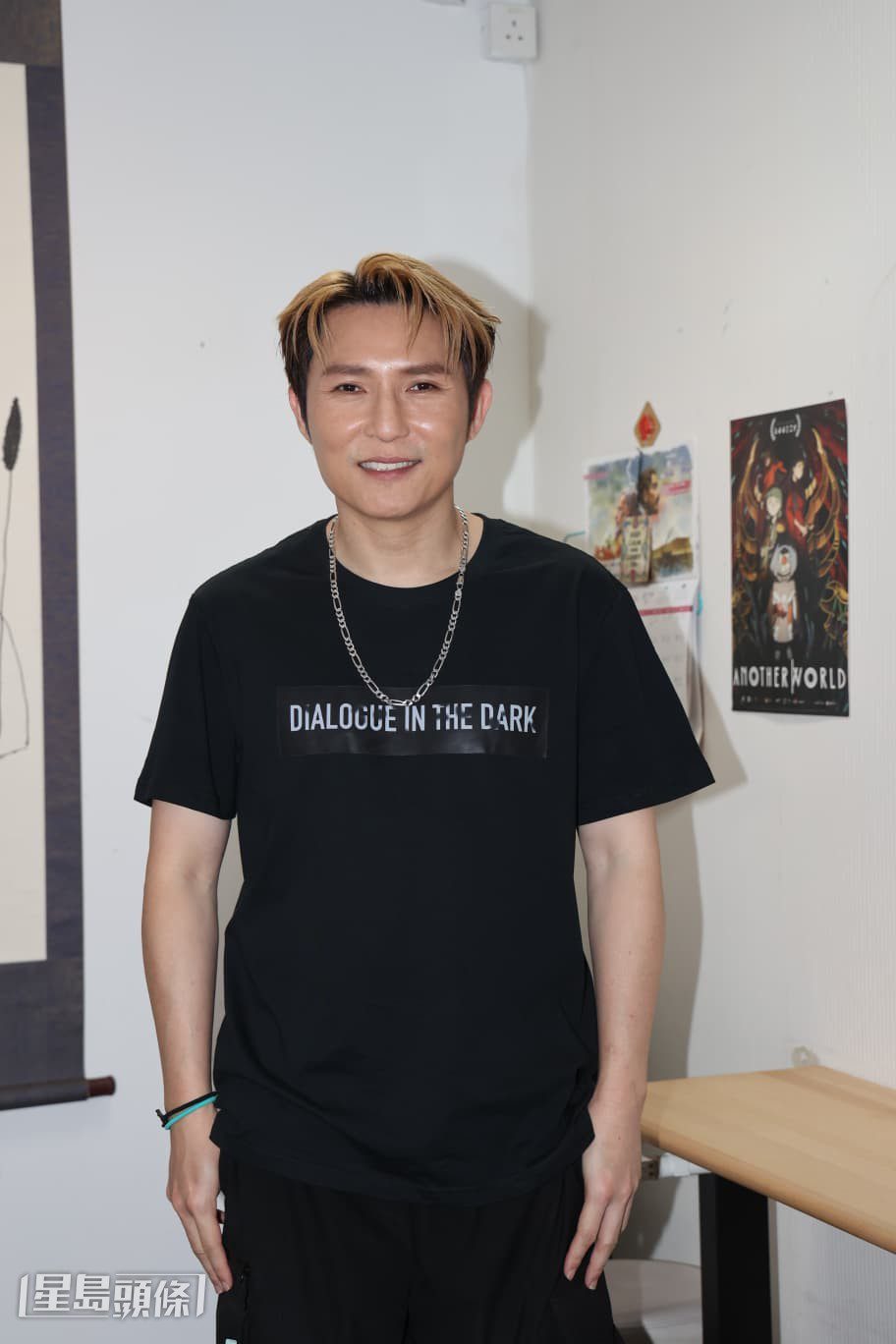 劉威煌分享這也是他首次在完全黑暗的環境中唱歌。