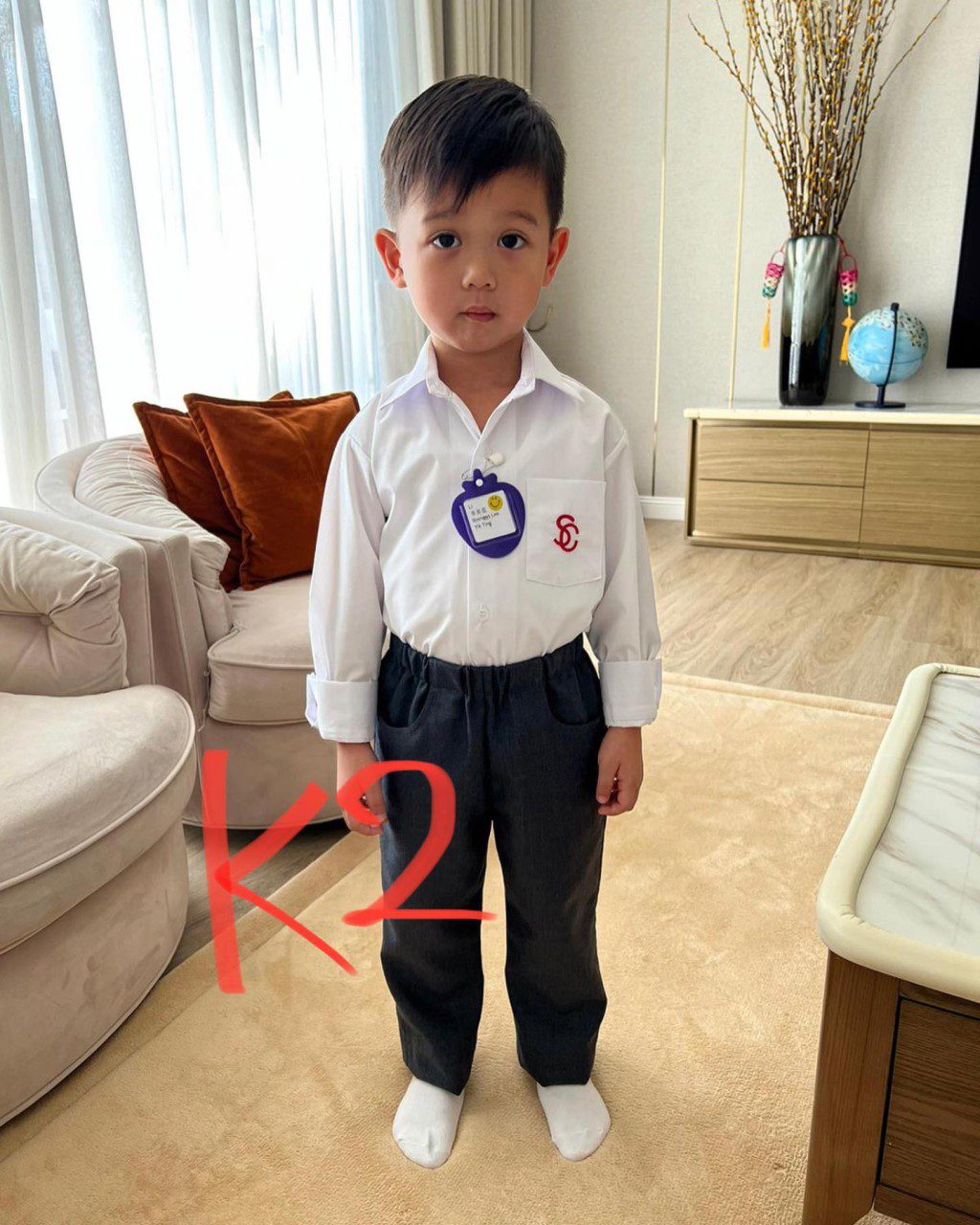 胡杏兒分享過Brendan讀K2時的照片。