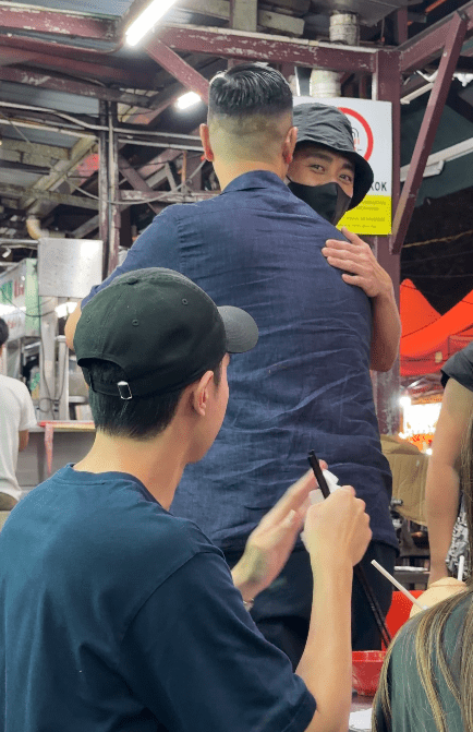 黃宗澤表情十分歡快。