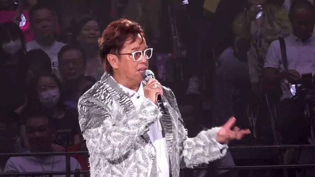 譚詠麟舉手投足充滿「校長」風範。
